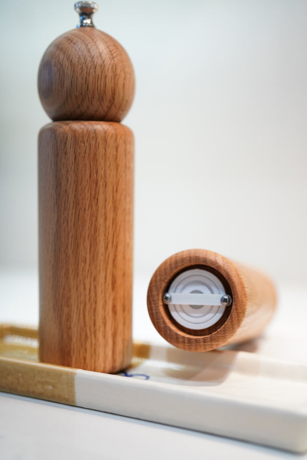 De JONG & Co. Butler Spice Mill Oak Salt and Pepper Grinders